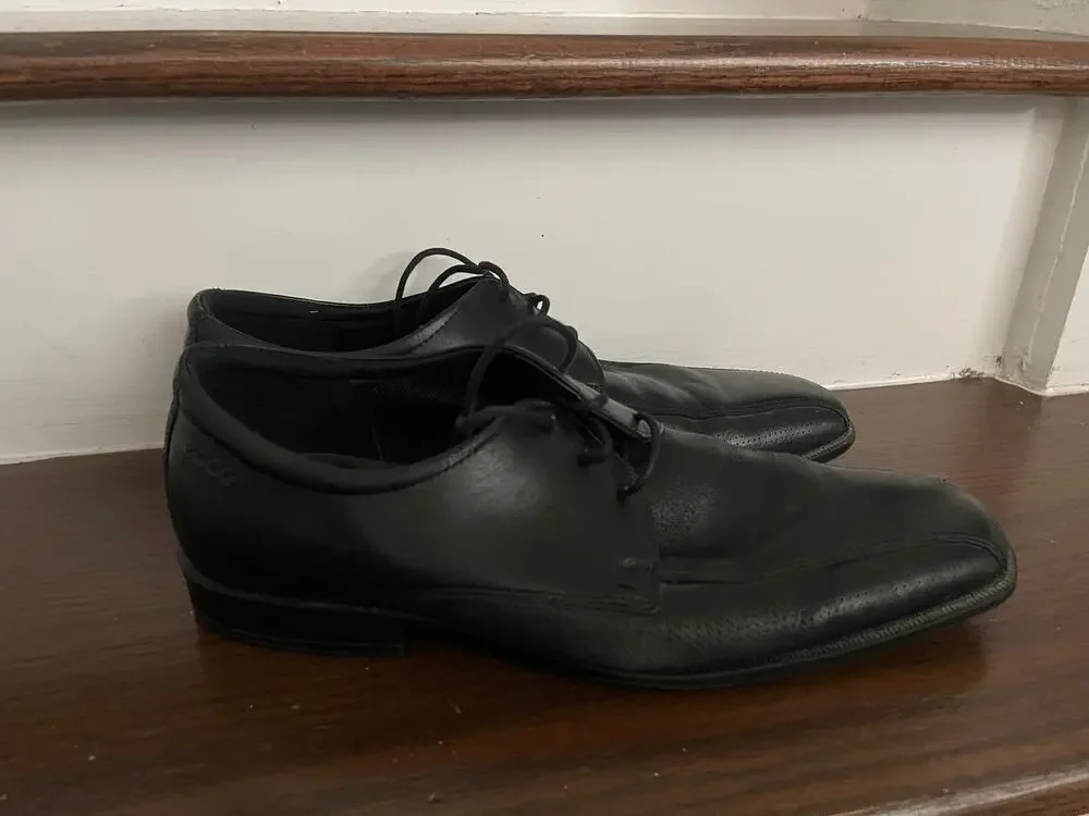 ECCO mens 11 dress shoe